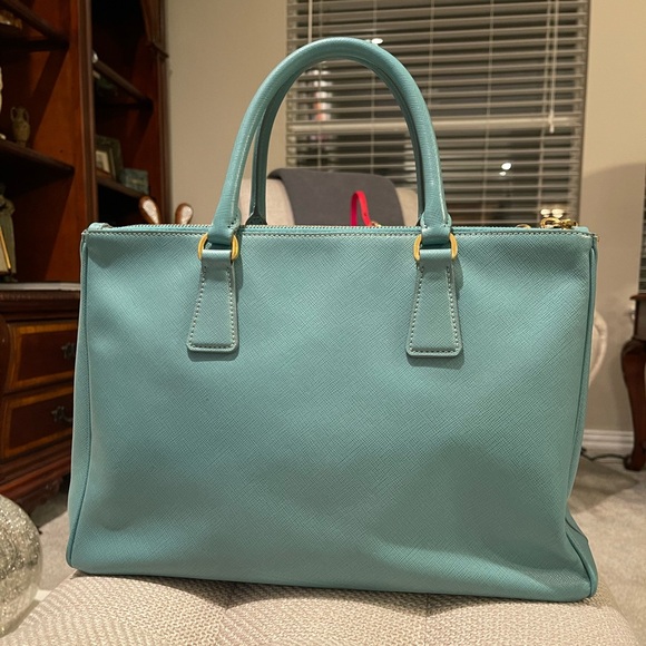 Prada Galleria Large Saffiano Luxπ©΅ - Picture 2 of 11